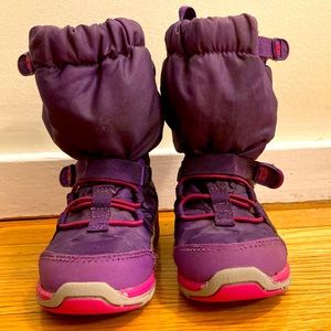 Stride Rite toddler fleece lined boots, size 7.5